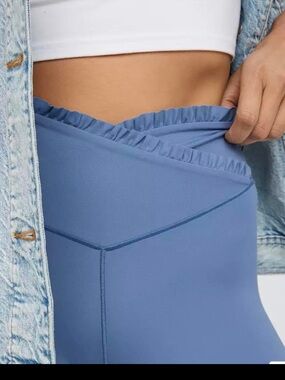 Like New OFFLINE By Aerie Real Me High Waisted Crossover Legging